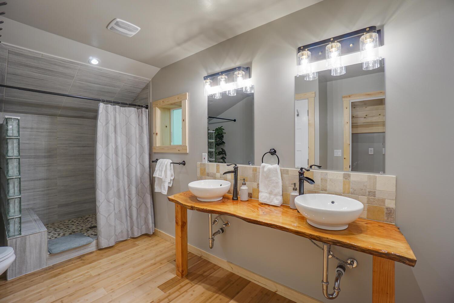 Jurassic Rebirth Out On Jul 2 - Book Your Stay Now (Adults Only) Washougal Exterior photo